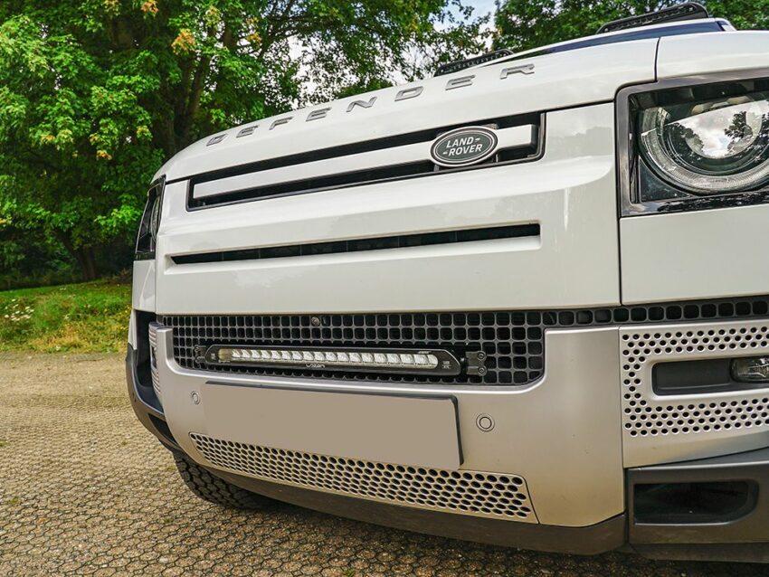 KIT MONTAGE LINEAR 18 CALANDRE LAND ROVER DEFENDER 2020+ – Image 2
