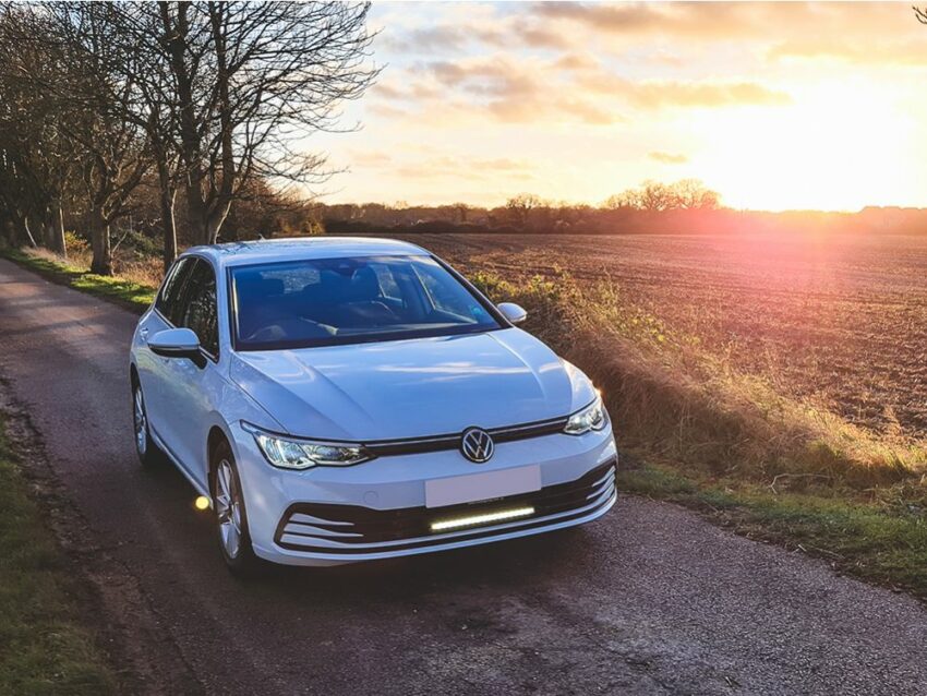 KIT MONTAGE LINEAR 18 CALANDRE VW GOLF MK8 2020+ – Image 2