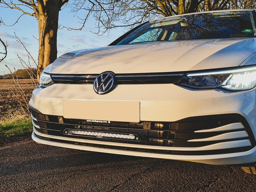 KIT MONTAGE LINEAR 18 CALANDRE VW GOLF MK8 2020+ – Image 4